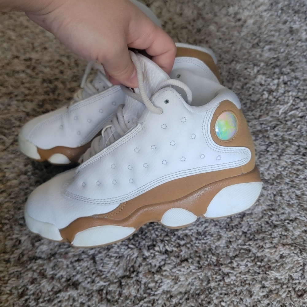Nike Air Jordan 13 Retro Wheat Size 13C White and Tan